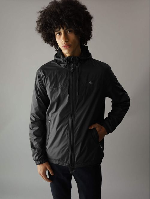 Chamarra-Calvin-Klein-Logo-Hombre-Negro