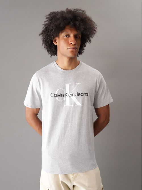 Playera-Calvin-Klein-Logo-Estampado-Hombre-Gris