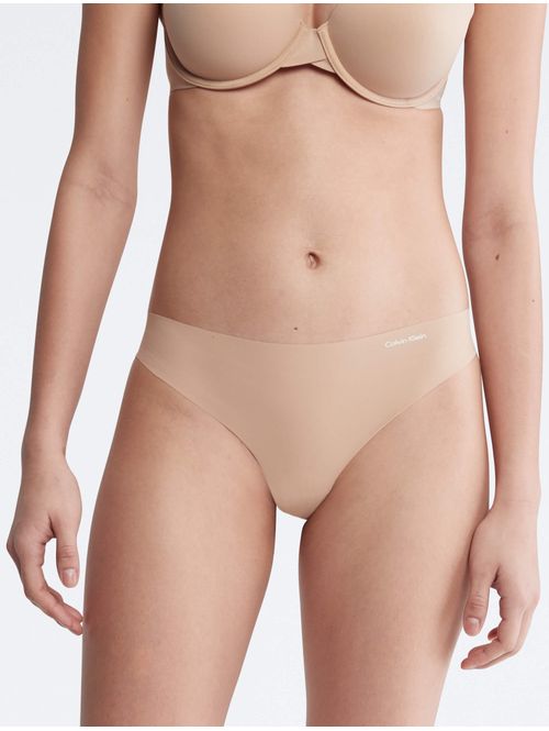 Tanga-Calvin-Klein-Invisibles-Mujer-Beige