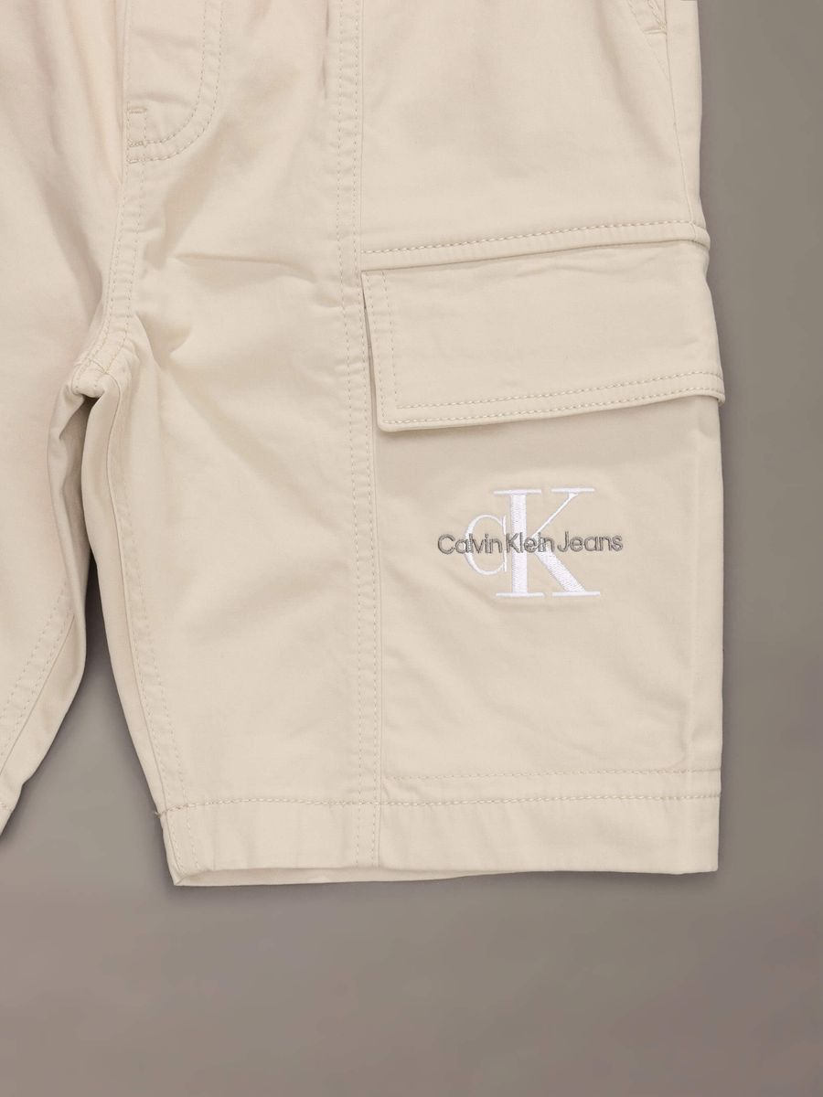 Bermuda-Calvin-Klein-Bolsillo-Cargo-Niño-Beige