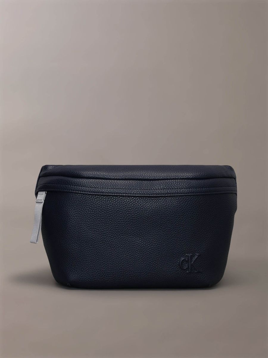 Cangurera-Calvin-Klein-Monograma-Relieve-Hombre-Azul