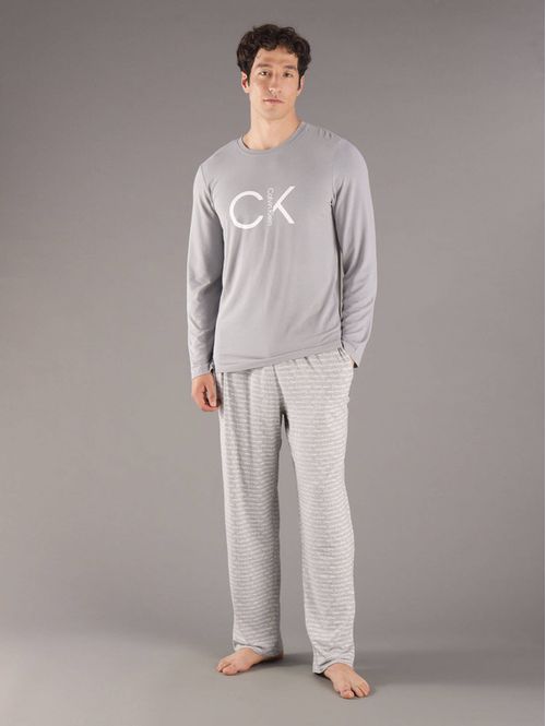 Pijama-Calvin-Klein-de-Playera-y-Pantalon-Hombre-Gris-NP2714O-060
