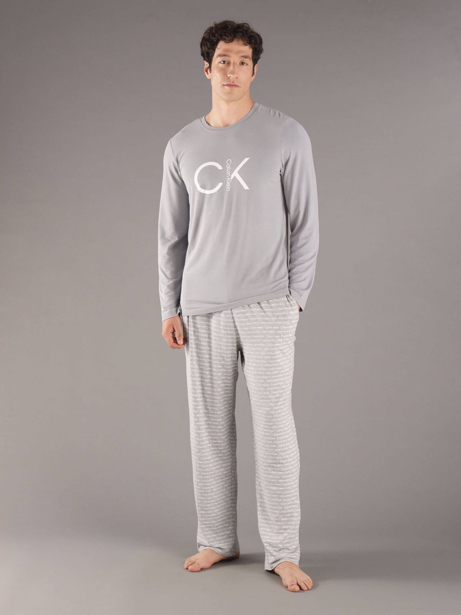 Pijama-Calvin-Klein-de-Playera-y-Pantalon-Hombre-Gris-NP2714O-060