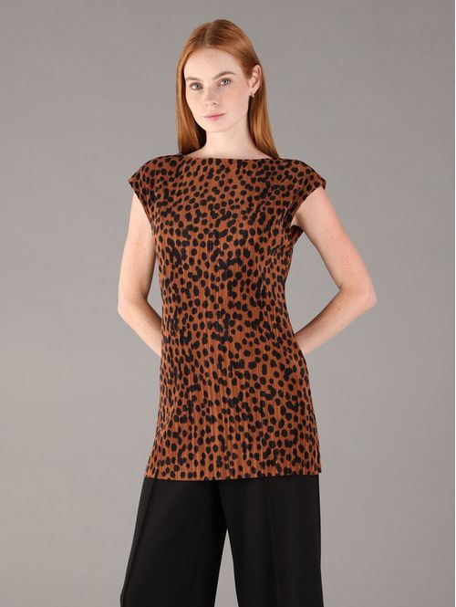 Tunica-Calvin-Klein-Plisada-Cuello-Barco-con-Estampado-Mujer-Cafe-44E260G-ZQL