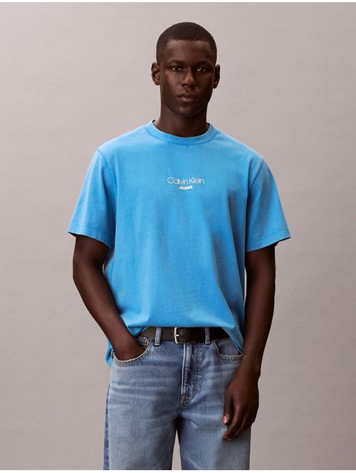 playera-calvin-klein-20s-graphic-acid-wash-hombre-azul-4rb824g-cfm