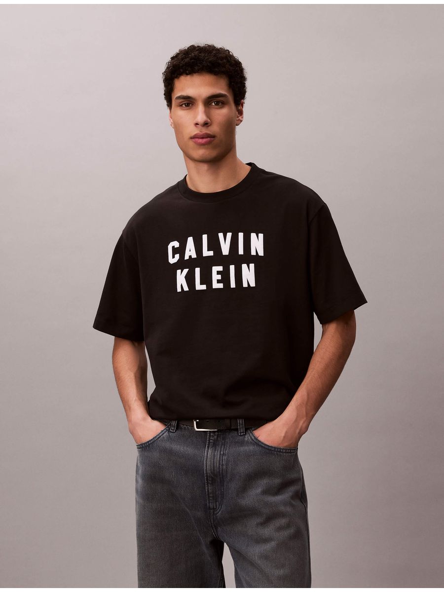 playera-calvin-klein-16s-graphic-seasonal-hombre-negro-4rf849g-ub1