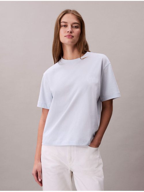 playera-calvin-klein-boxy-graphic-mujer-azul-claro-47f801g-ciq