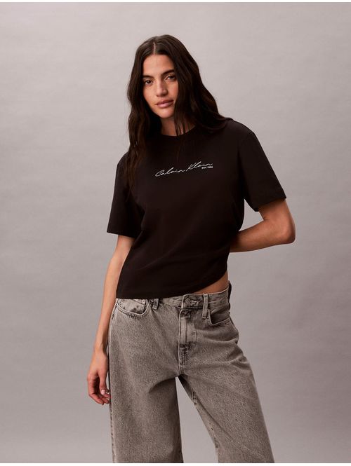 playera-calvin-klein-boxy-graphic-mujer-negro-47f820g-ub1