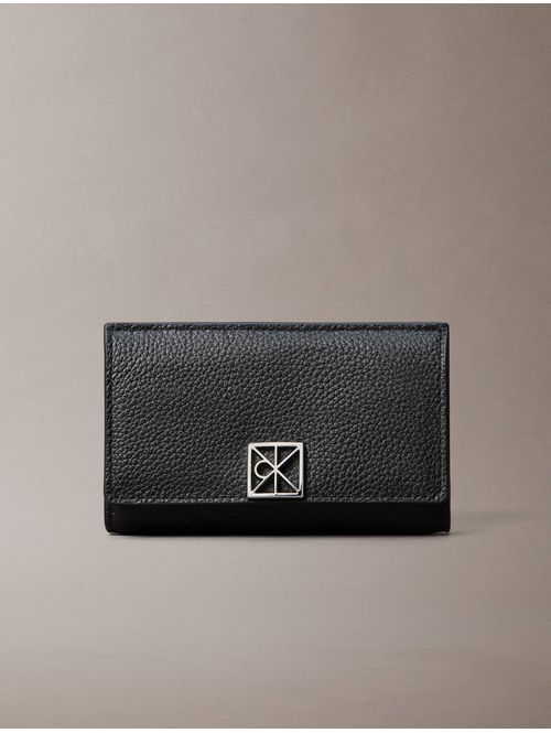 cartera-calvin-klein-emblem-pebble-mujer-negro-4f1127g-ub1