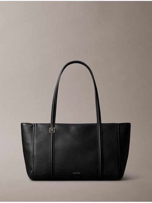 tote-calvin-klein-emblem-peble-mujer-negro-4f3424g-ub1