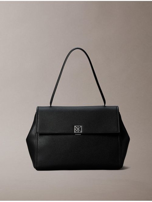 bolsa-calvin-klein-satchel-emblem-pebble-mujer-negro-4f3494g-ub1