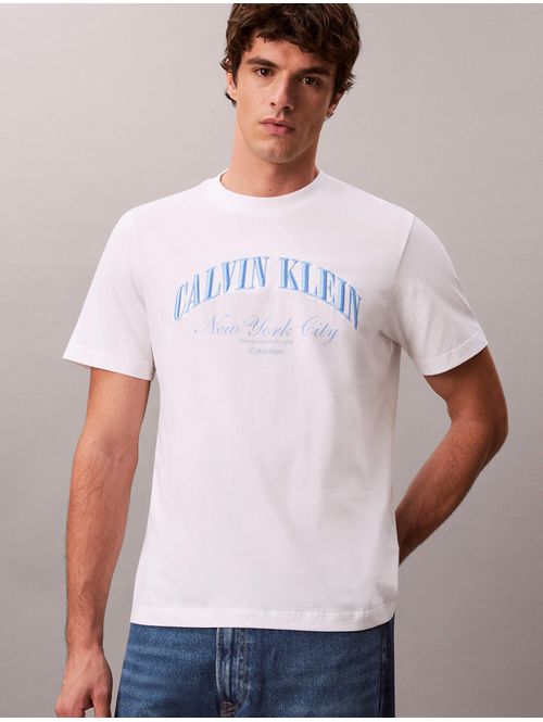 playera-calvin-klein-graphic-seasonal-hombre-blanco-4rf820g-yaf