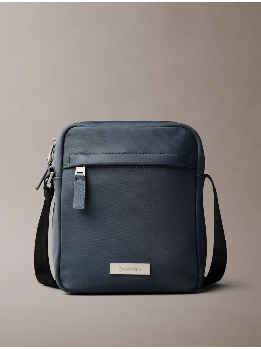 bolsa-calvin-klein-clean-reporter-hombre-azul-4d3376g-y08