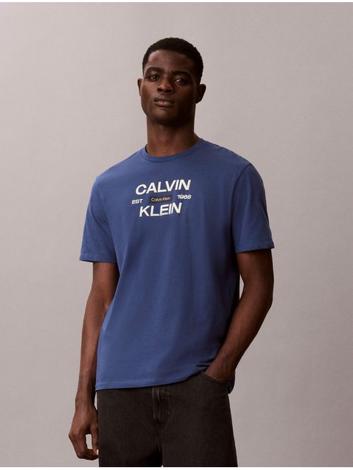 playera-calvin-klein-stack-graphic-hombre-denim-oscuro-4rg805g-cec