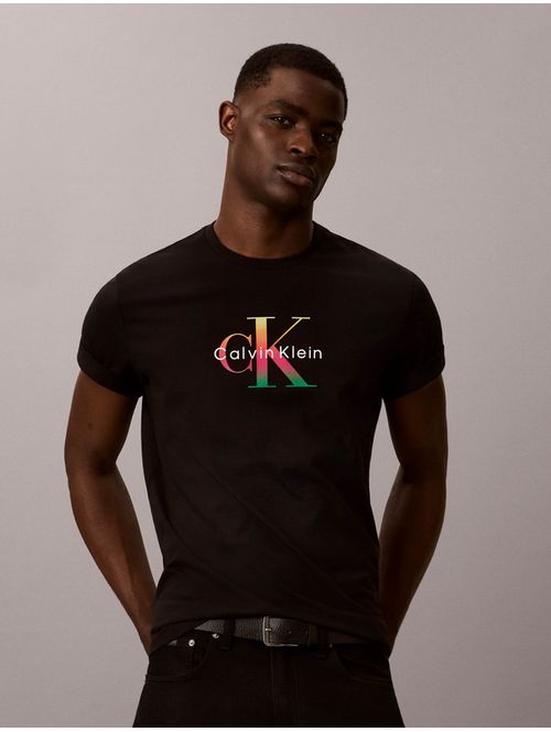 playera-calvin-klein-pride-graphic-hombre-negro-4rg835g-ub1