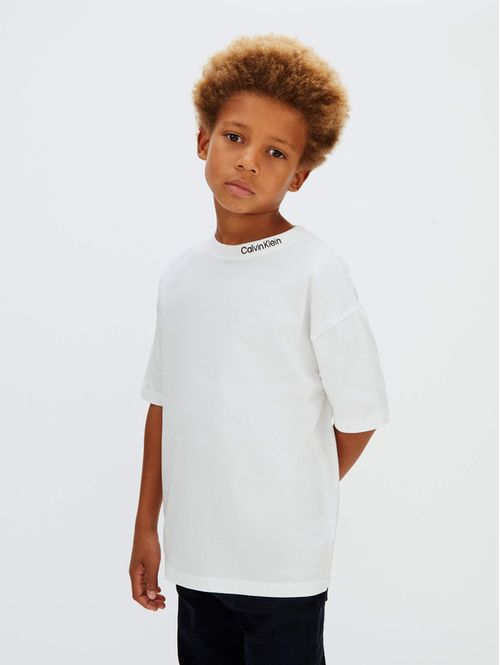 playera-calvin-klein-con-logo-hombre-blanco-lv1cksja28-yaf