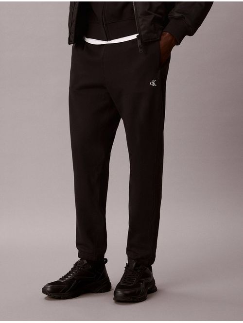 jogger-calvin-klein-monogram-con-monograma-hombre-cafe-4rd241g-ub1