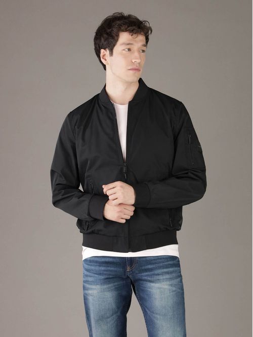 chamarra-calvin-klein-logotipo-hombre-negro-ckc21946-001