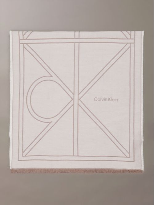 Bufanda-Calvin-Klein-Ligera-con-Emblema-Mujer-Beige-4F8074G-67U