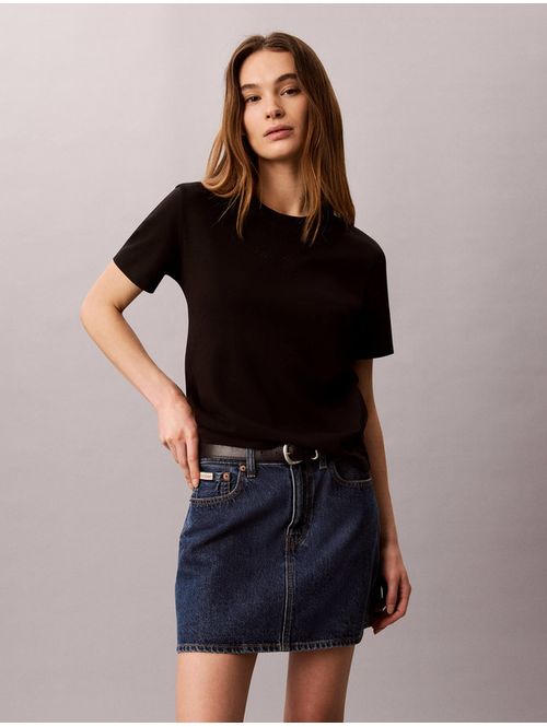 playera-clasica-de-jersey-con-logo-tonal-calvin-klein--grafico-manga-corta-para-mujer-color-negro-44c905g-ub1