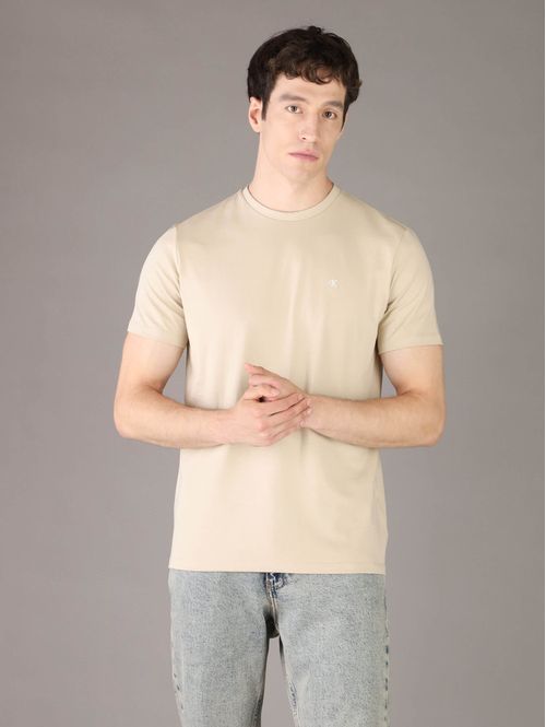 playera-calvin-klein-con-monograma-hombre-beige-4rd254g-pf0