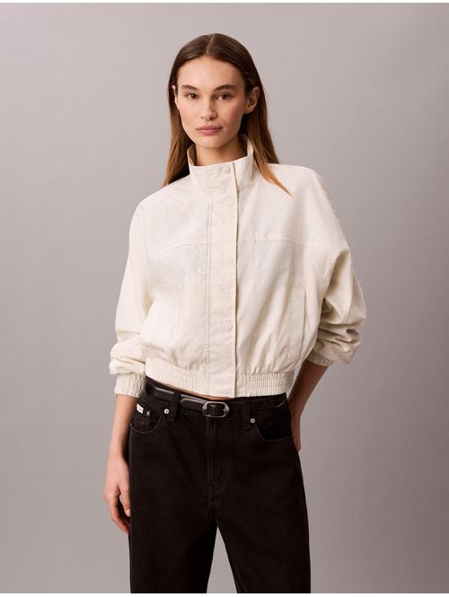 chamarra-windbreaker-jacquard-calvin-klein-mujer-blanco-47h519g-yas