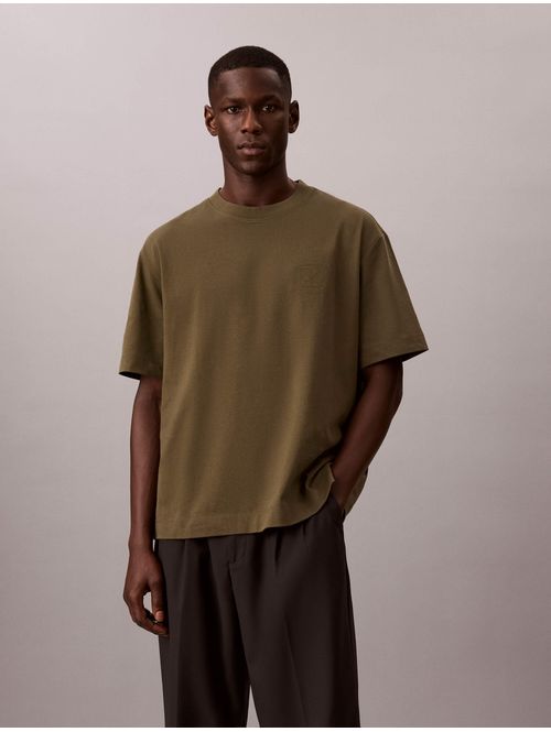 playera-relaxed-emblem-calvin-klein-hombre-verde-oscuro-4ld224g-li1