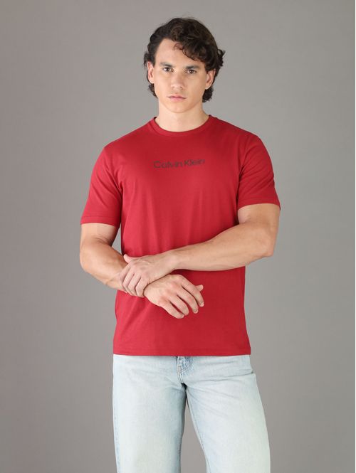 playera-calvin-klein-logo-hombre-rojo-4lg004g-9hu