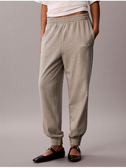 jogger-heavy-jersey-graphic-calvin-klein-mujer-gris-qs7687-p7a