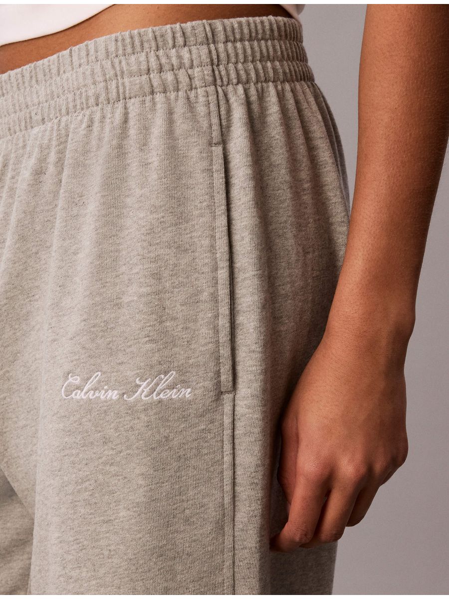 jogger-heavy-jersey-graphic-calvin-klein-mujer-gris-qs7687-p7a