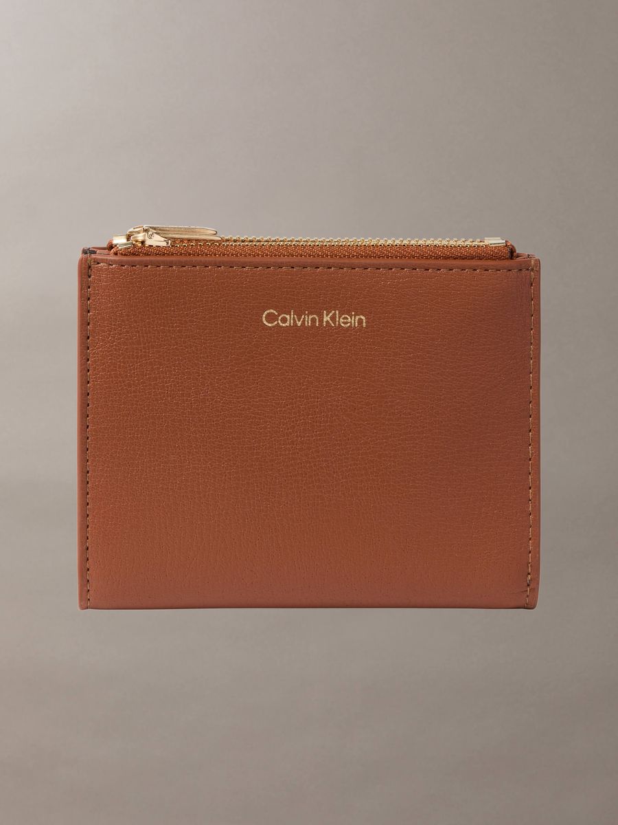 tarjetero-doble-zip-foil-logo-calvin-klein-mujer-cafe-4f1135g-vg4