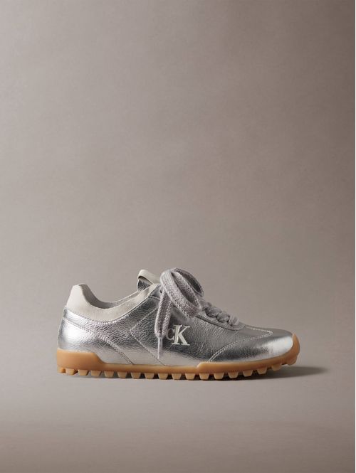 tenis-low-profile-metallic-calvin-klein-mujer-plateado-hw0hw03305-02m