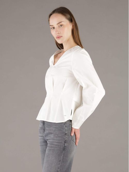 blusa-calvin-klein-placa-grabada-mujer-blanco-44h123g-yas