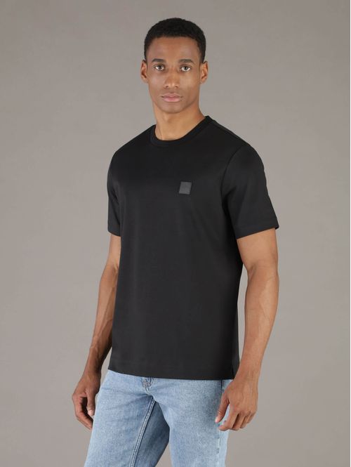 playera-calvin-klein-placa-monograma-hombre-negro-4lh206g-ub1