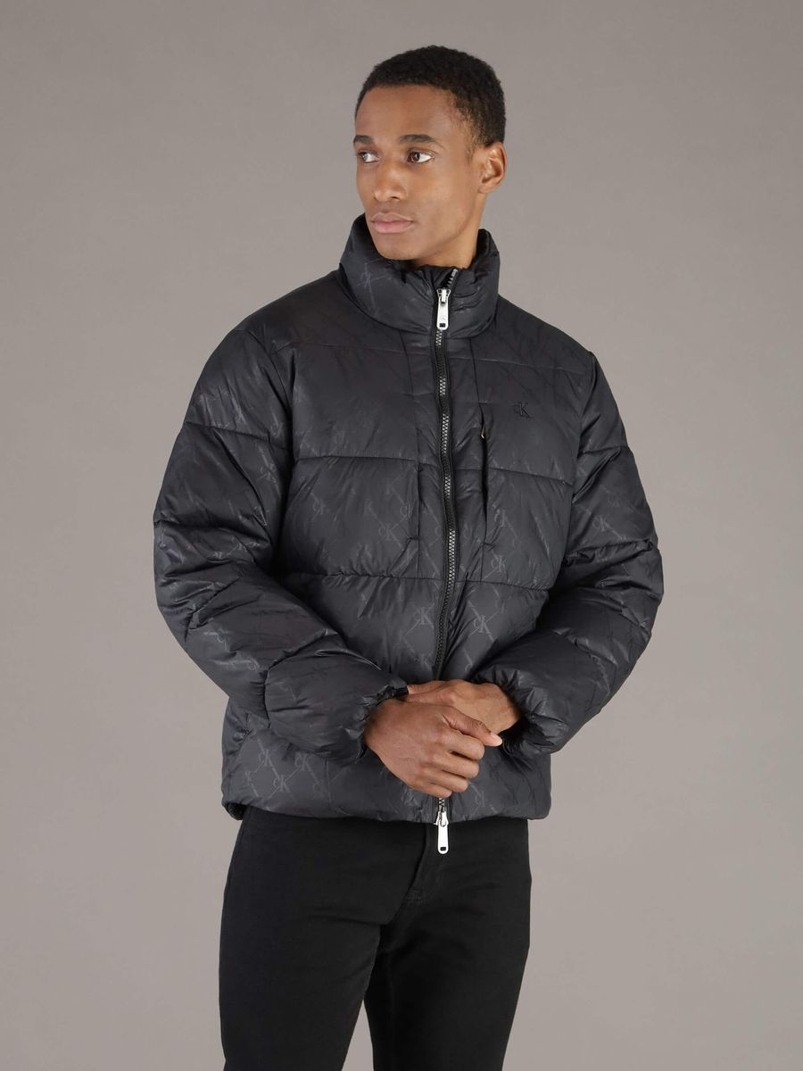 chamarra-calvin-klein-monograma-hombre-negro-4rh591g-ub1